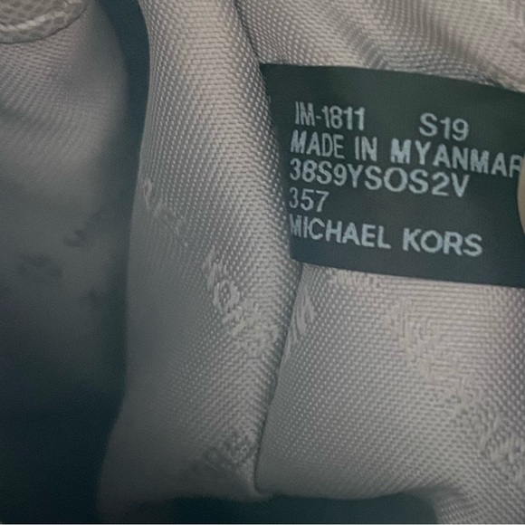 Michael Kors - Kellen Medium Satchel - Grey & Silver - Picture 14 of 14